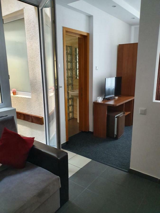 Tranzitrooms Бухарест Экстерьер фото